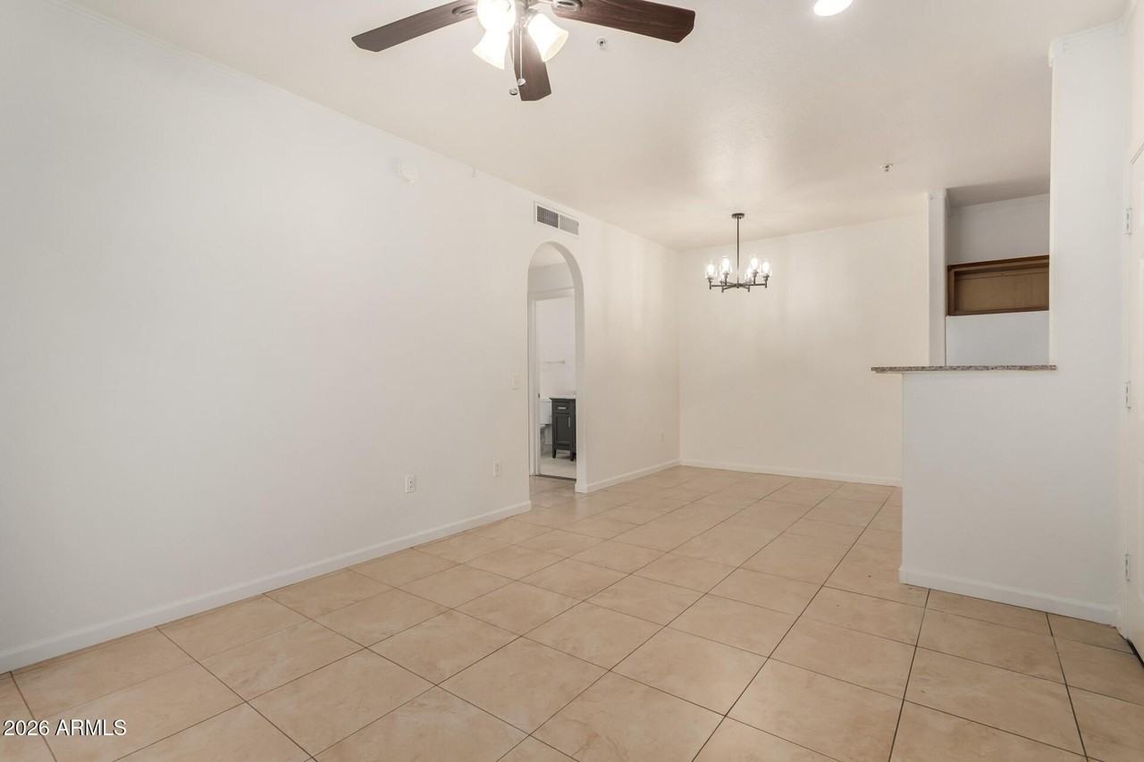 2929 W Yorkshire Dr Unit 1093 #1093 - Photo 2 of 40