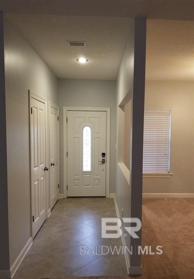 105 Diane Cir - Photo 2 of 14