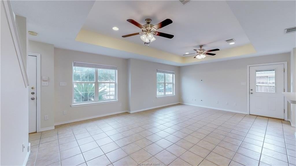 3771 Oldenburg Ln - Photo 5 of 37