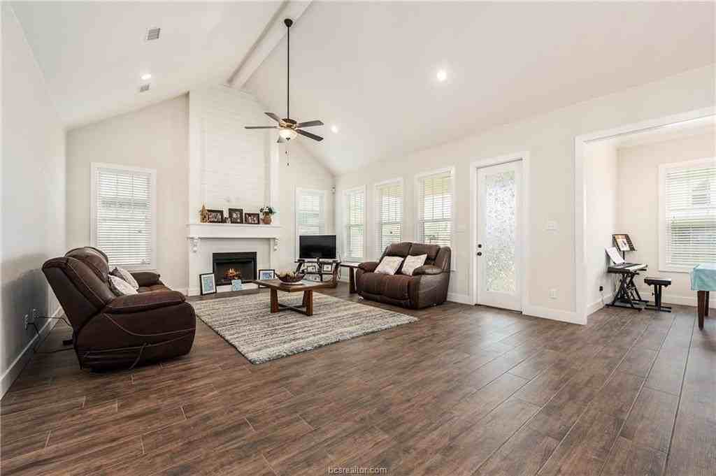 2715 Portland Ave - Photo 2 of 25