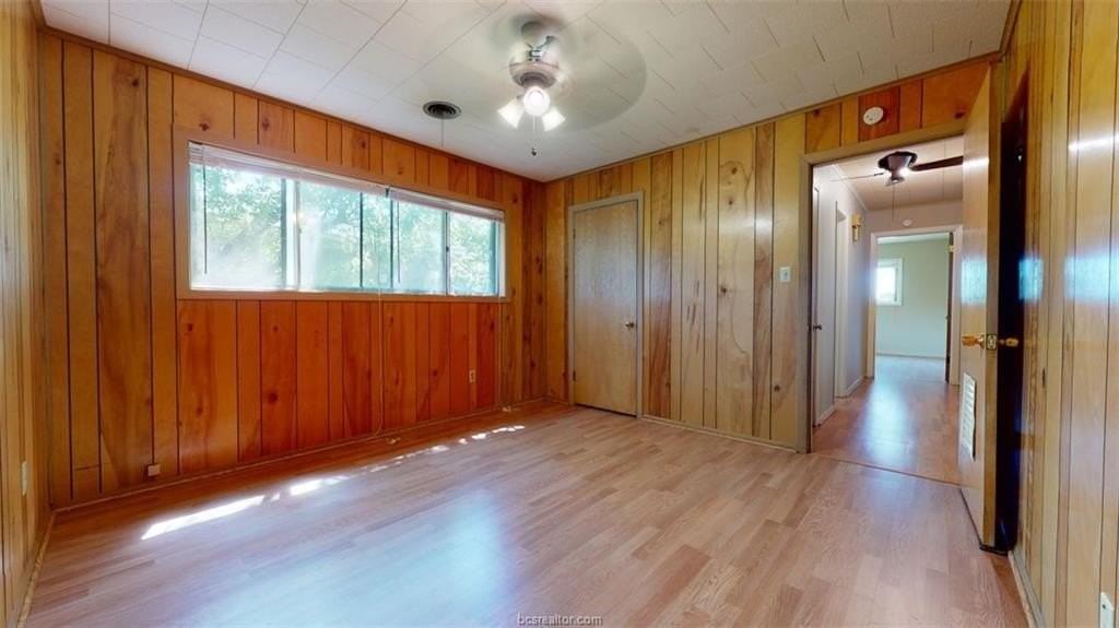 1616 George Bush Dr - Photo 5 of 26