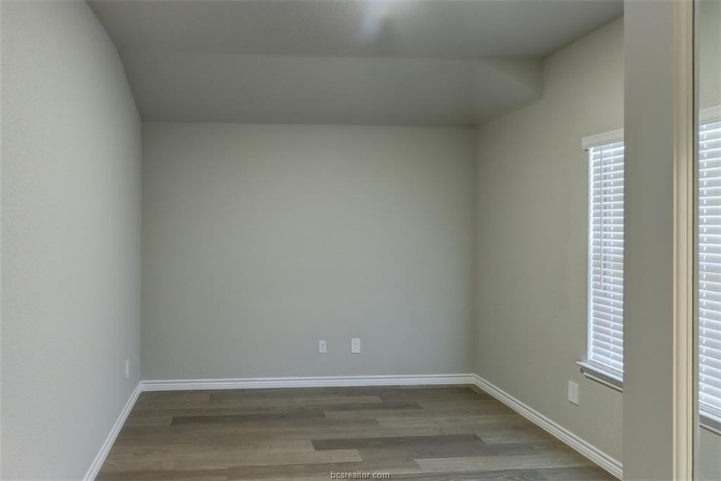 1202 Canton Dr - Photo 2 of 31