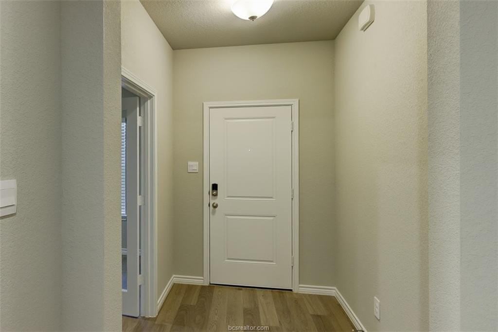 1202 Canton Dr - Photo 4 of 31