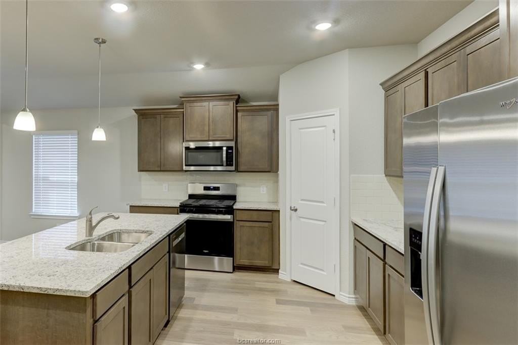 1202 Canton Dr - Photo 5 of 31