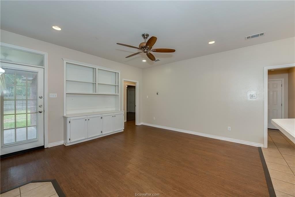 214 Augsburg Ct - Photo 4 of 21