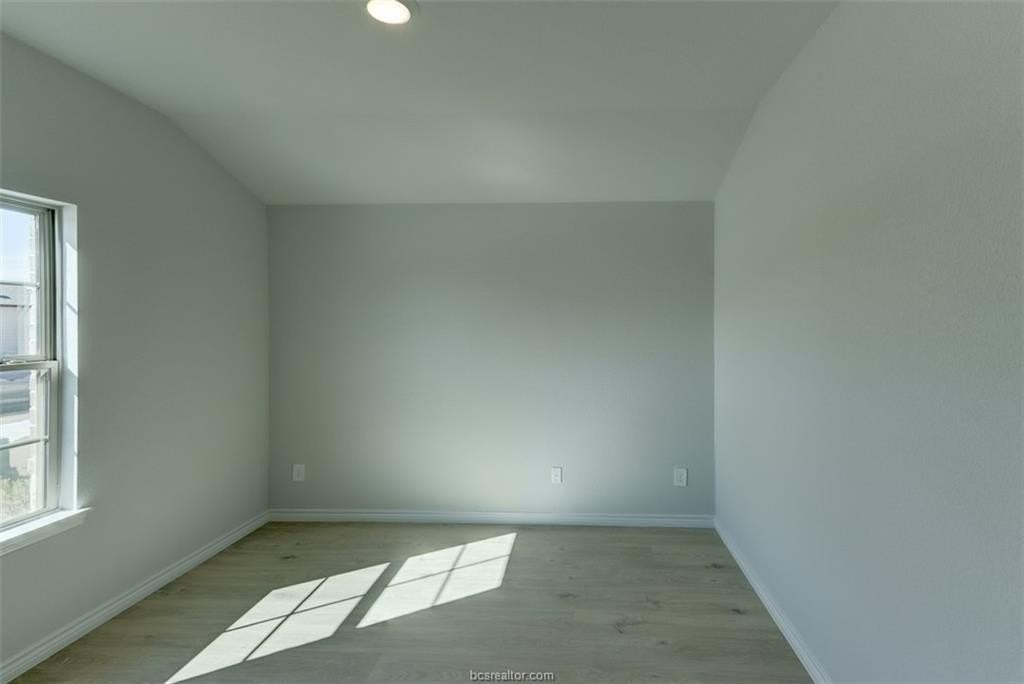 6105 Eldora Dr - Photo 2 of 32