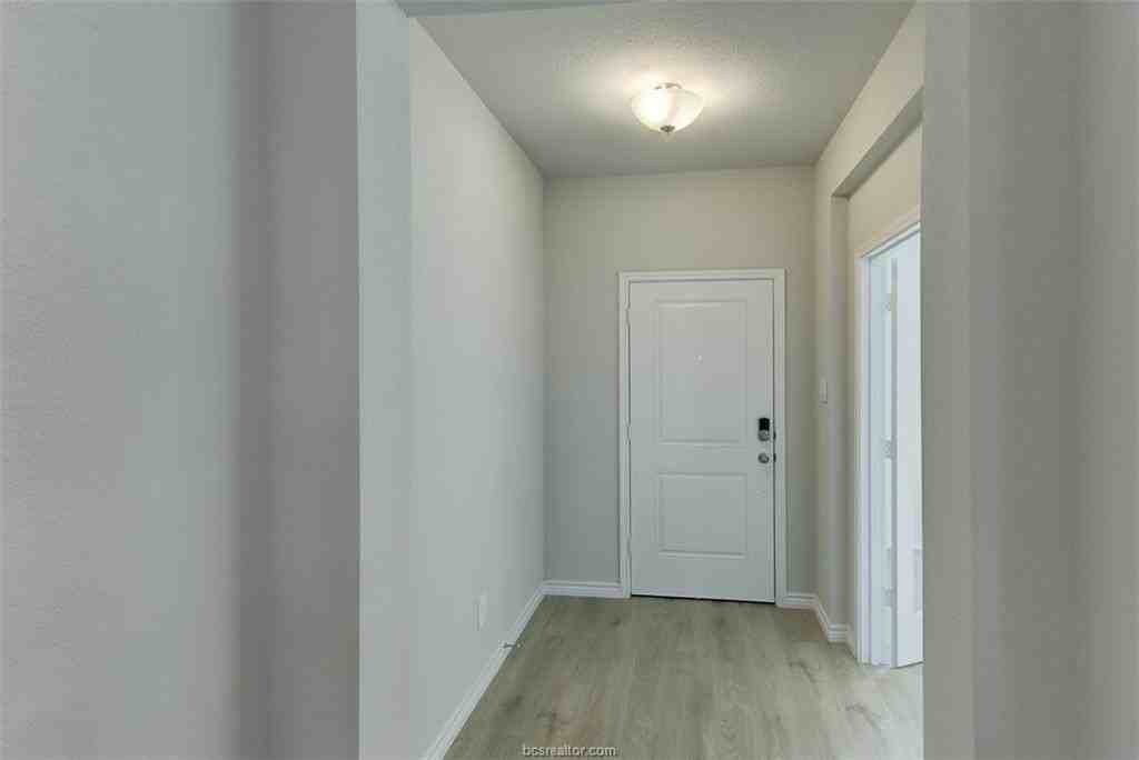 6105 Eldora Dr - Photo 4 of 32