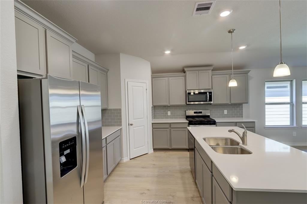 6105 Eldora Dr - Photo 6 of 32