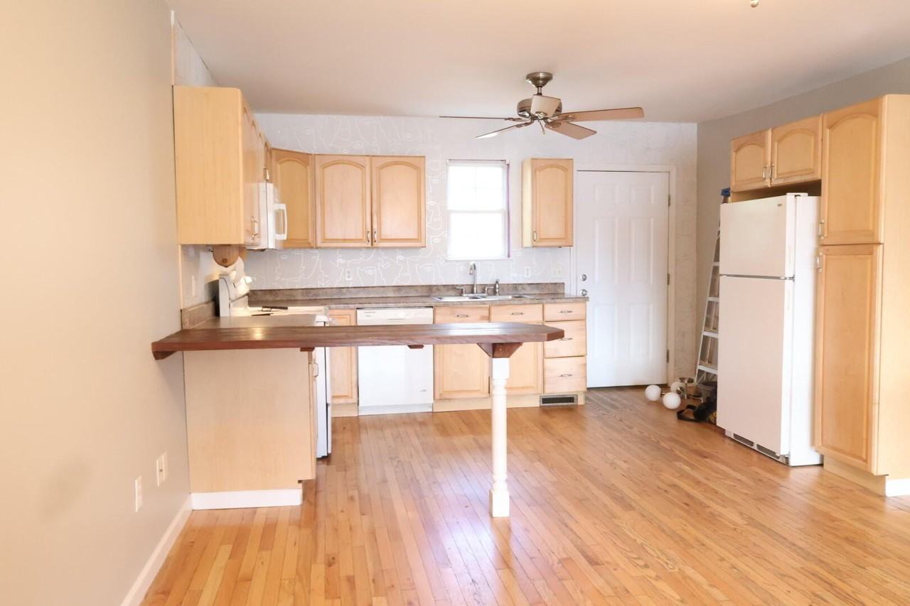 419 W Bell Ave - Photo 4 of 19