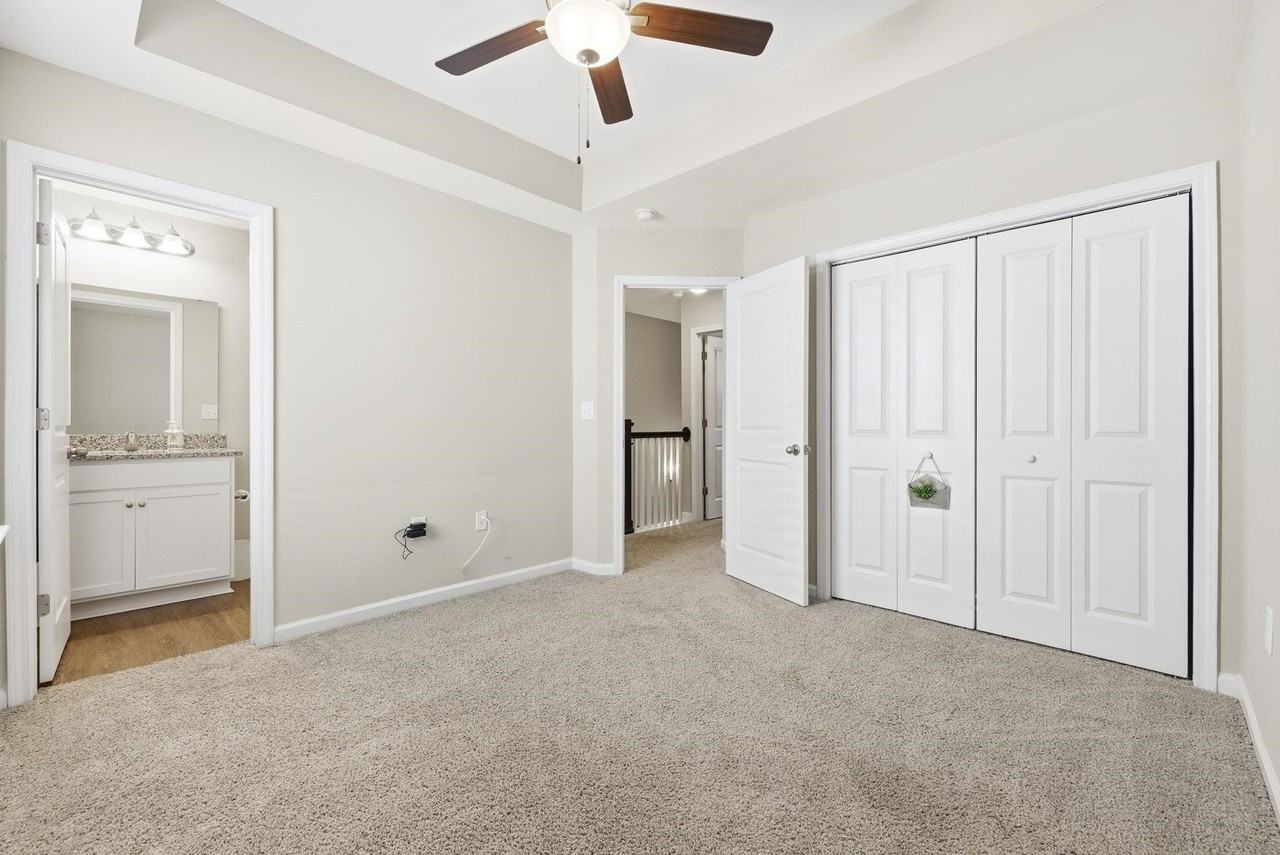 3557 Bristol Ln - Photo 7 of 12