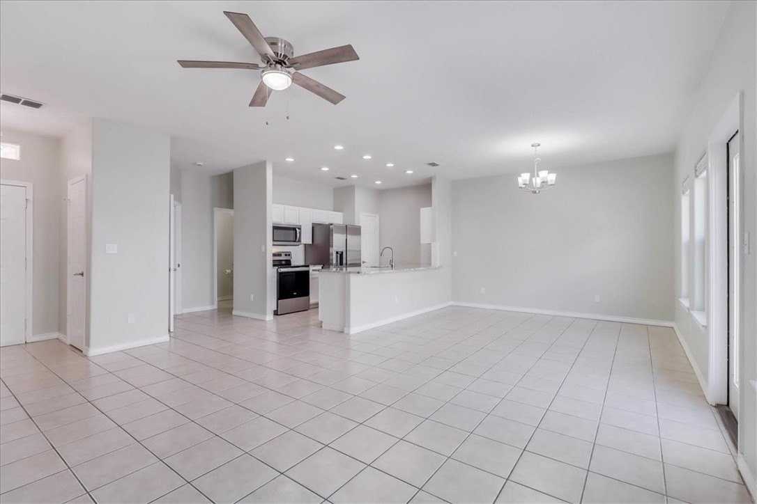 15513 Palmira Ave Apt B #B - Photo 7 of 39