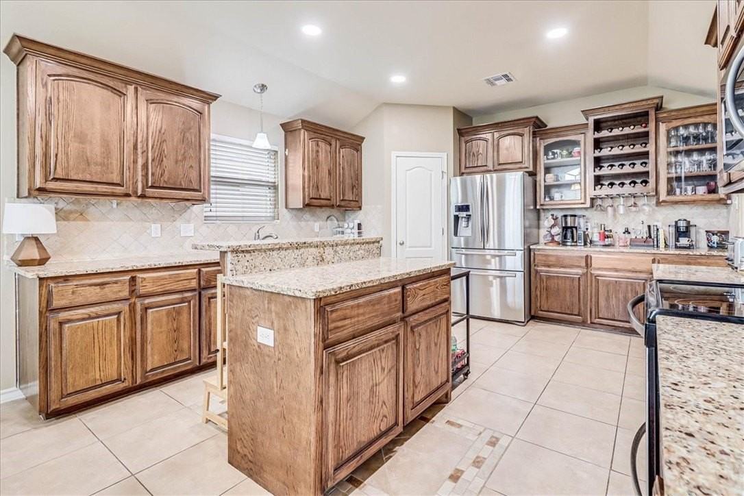 3939 Amadas Dr - Photo 3 of 40