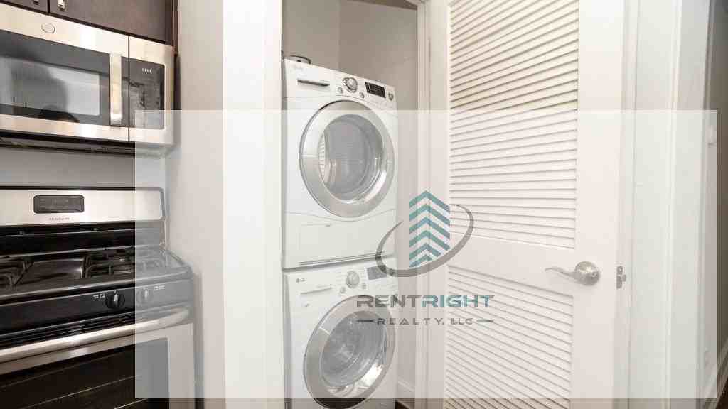 3249 N Damen Ave #3251-2N - Photo 4 of 15