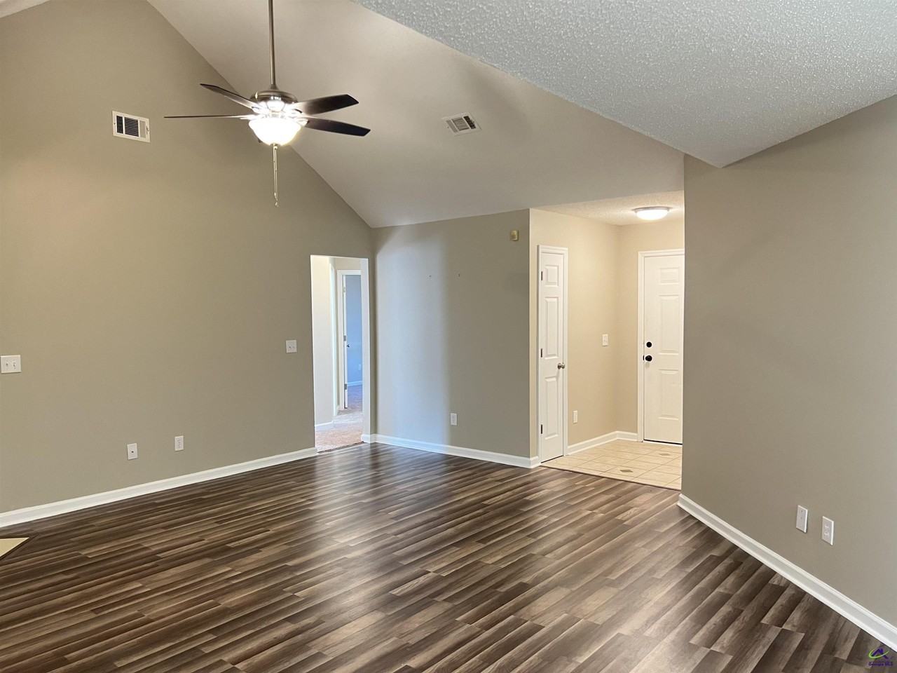 203 Bryson Way - Photo 3 of 30