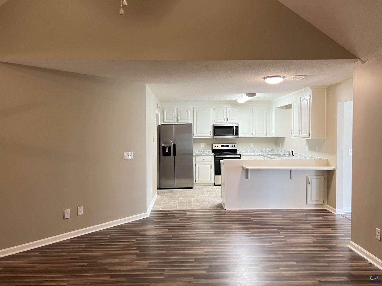 203 Bryson Way - Photo 4 of 30