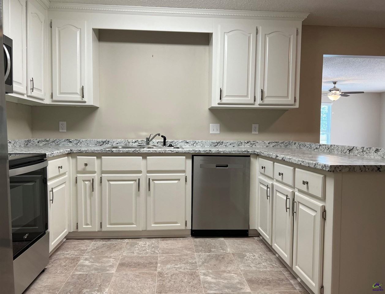 203 Bryson Way - Photo 7 of 30