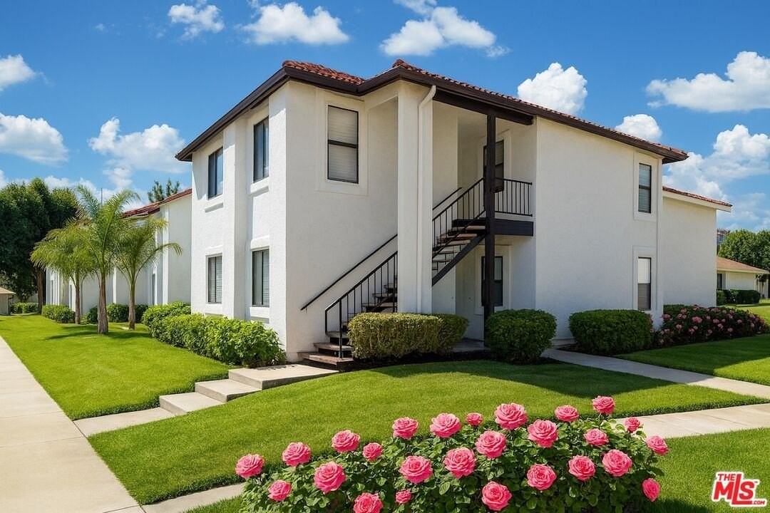 1930 E College Ave - Photo 4 of 16