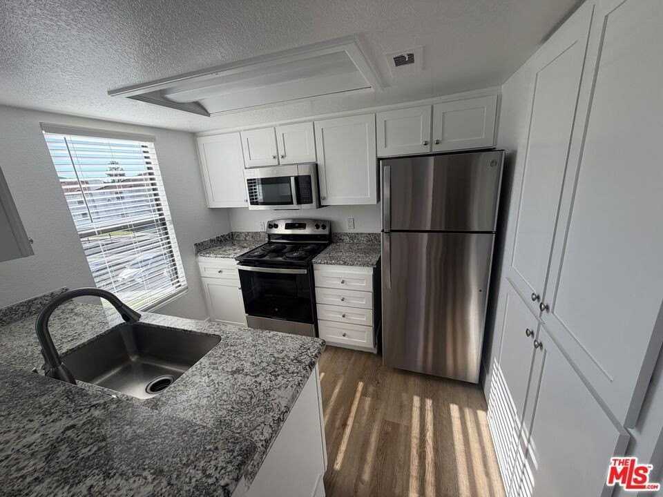 1930 E College Ave - Photo 7 of 16