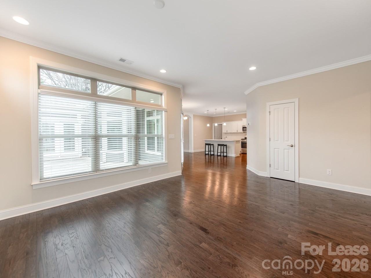 7905 Parknoll Dr - Photo 7 of 36