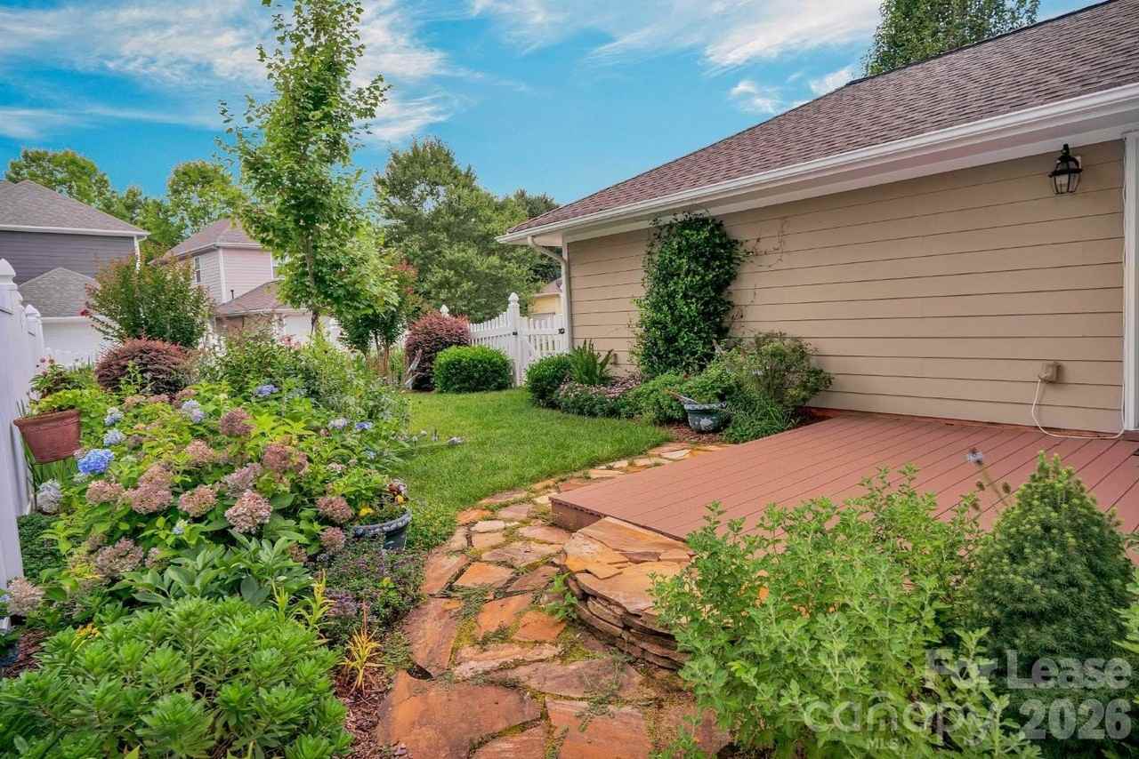 17810 Overland Forest Dr - Photo 3 of 26