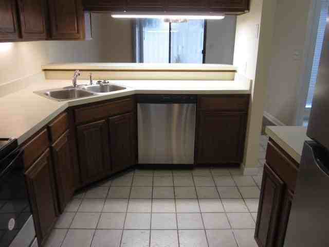 800 Bay Dr Apt 7 #7 - Photo 2 of 50