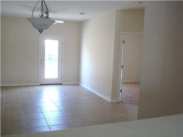 204 Ann Cir Unit B #B - Photo 3 of 7