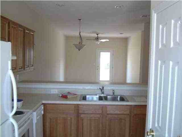 204 Ann Cir Unit B #B - Photo 6 of 7