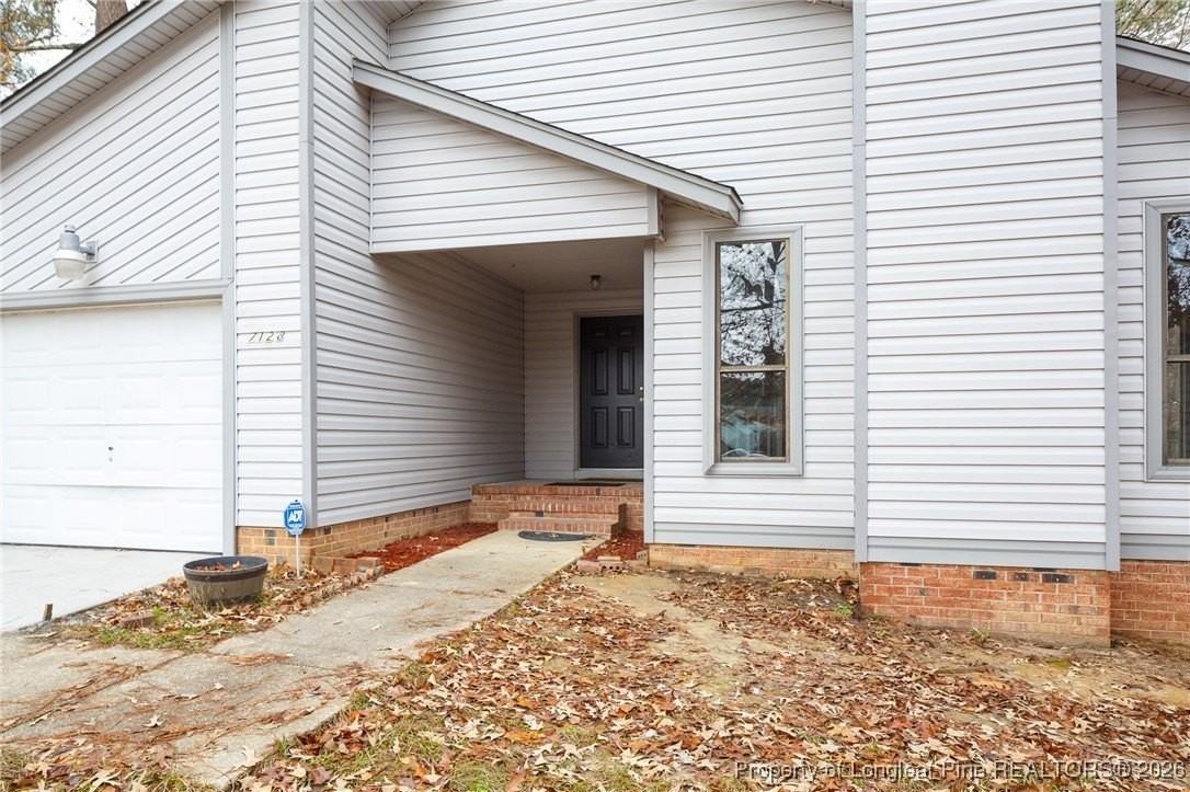 7128 Old Castle Dr - Photo 2 of 15