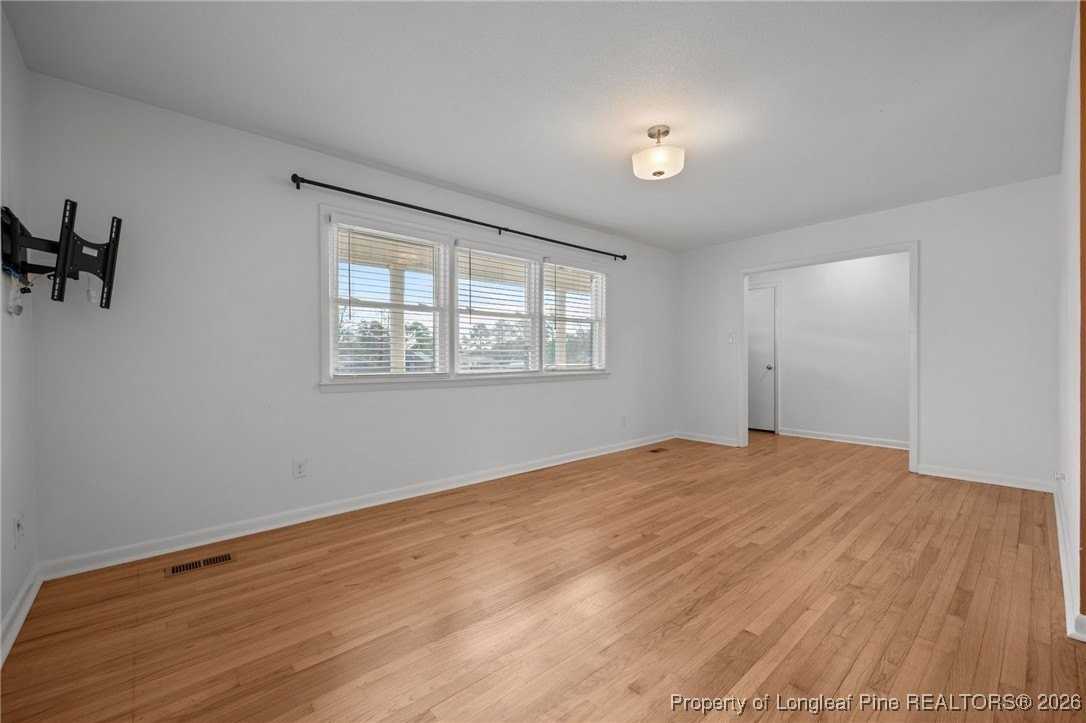 5419 Laramie Ct - Photo 7 of 47