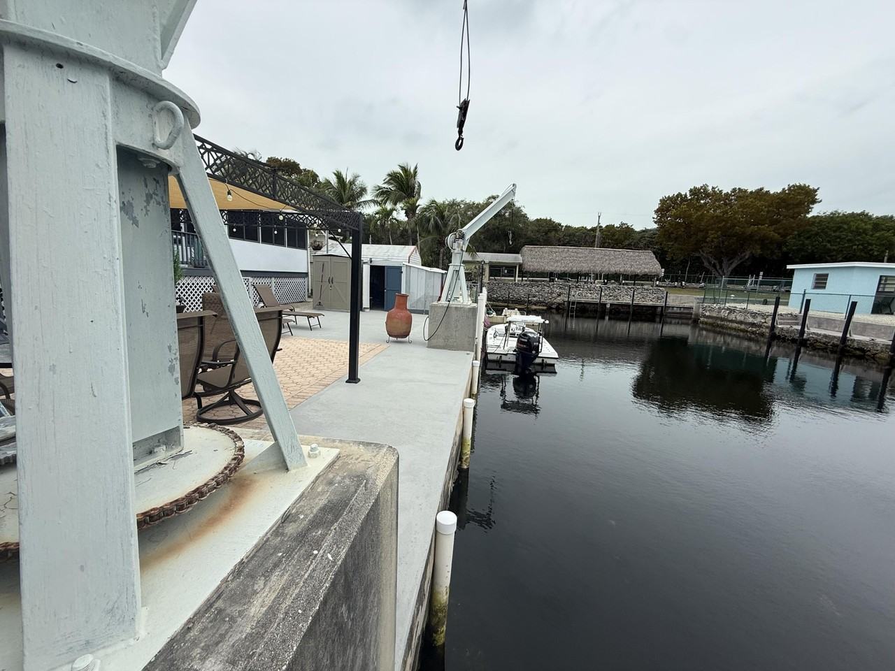 220 Taylor Dr - Photo 5 of 23