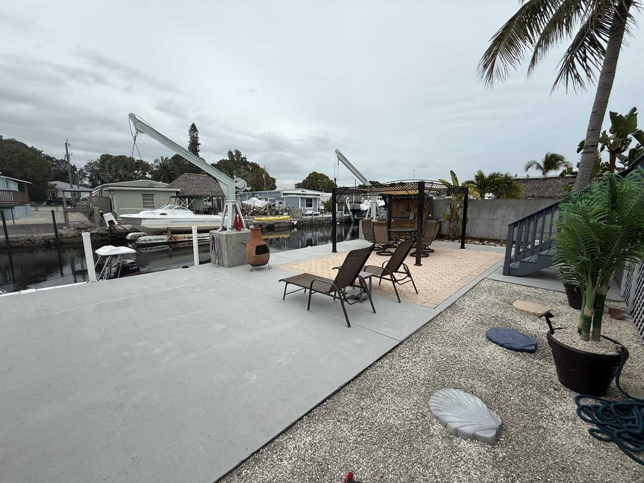 220 Taylor Dr - Photo 7 of 23