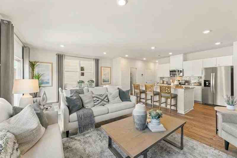 5308 Melbourne Ln - Photo 3 of 24