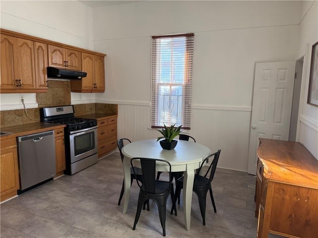 194 Hendrix Ave Sw - Photo 4 of 13