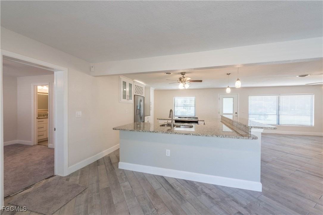 1411 San Juan Ave - Photo 4 of 15