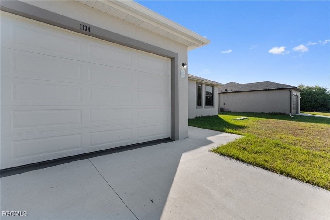 1134 Cumming St E - Photo 3 of 33