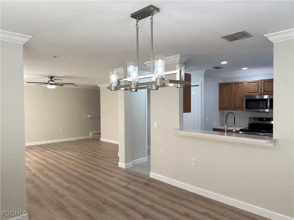 9465 Ivy Brook Run Apt 910 #910 - Photo 4 of 27