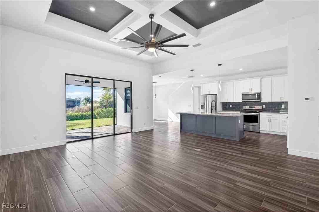 332 Sw 26th St - Photo 6 of 29