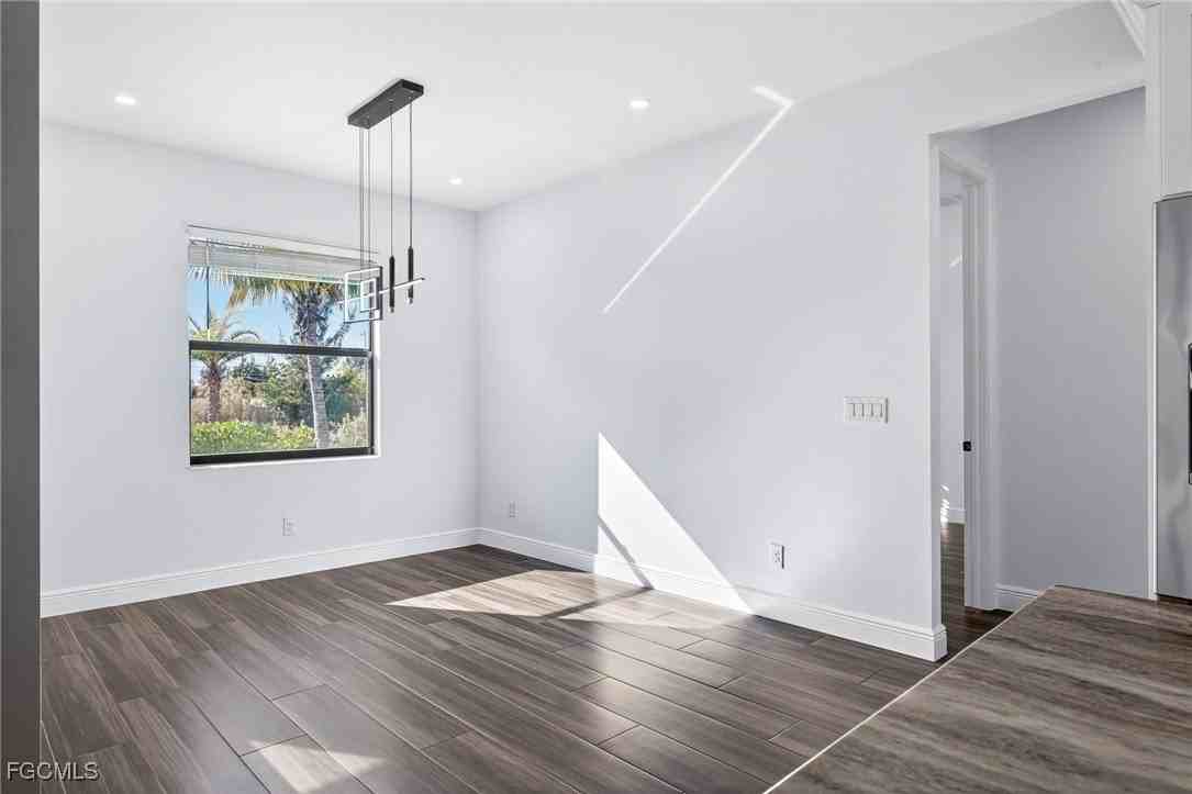 332 Sw 26th St - Photo 7 of 29