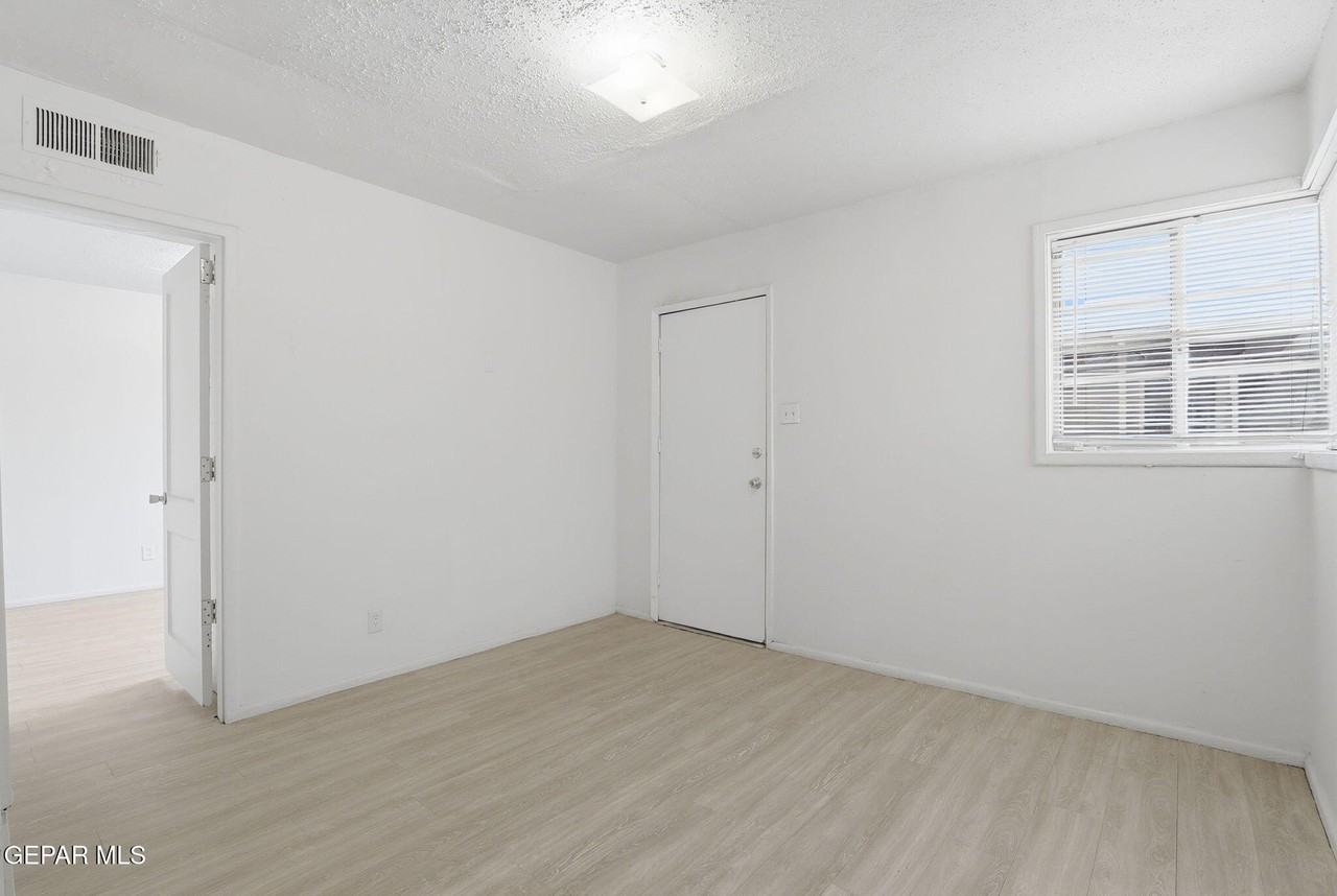 3912 Kemp Ave Apt 6 #6 - Photo 4 of 12