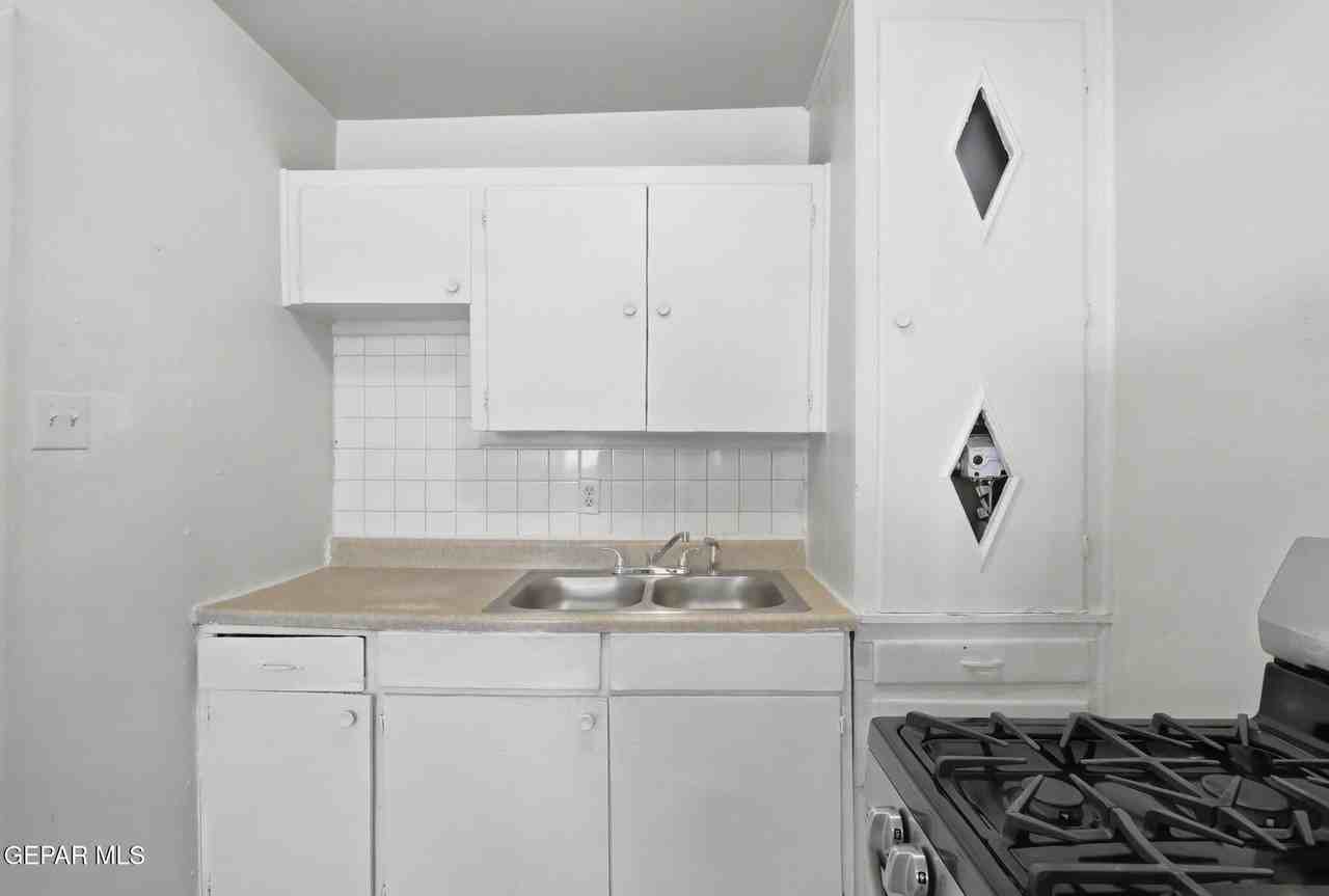 3912 Kemp Ave Apt 6 #6 - Photo 7 of 12