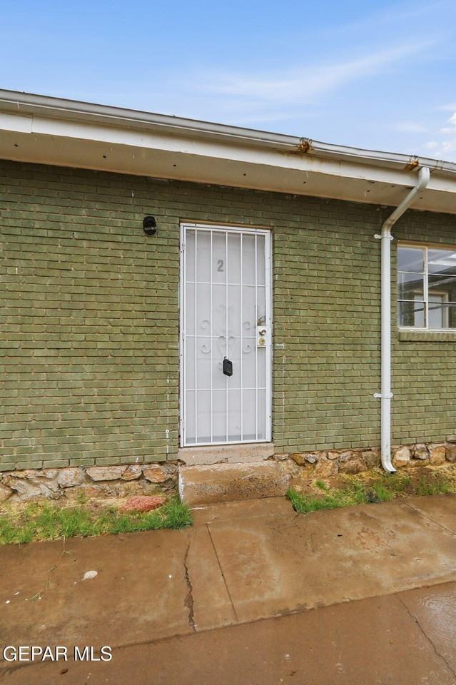 3912 Kemp Ave Apt 2 #2 - Photo 2 of 12