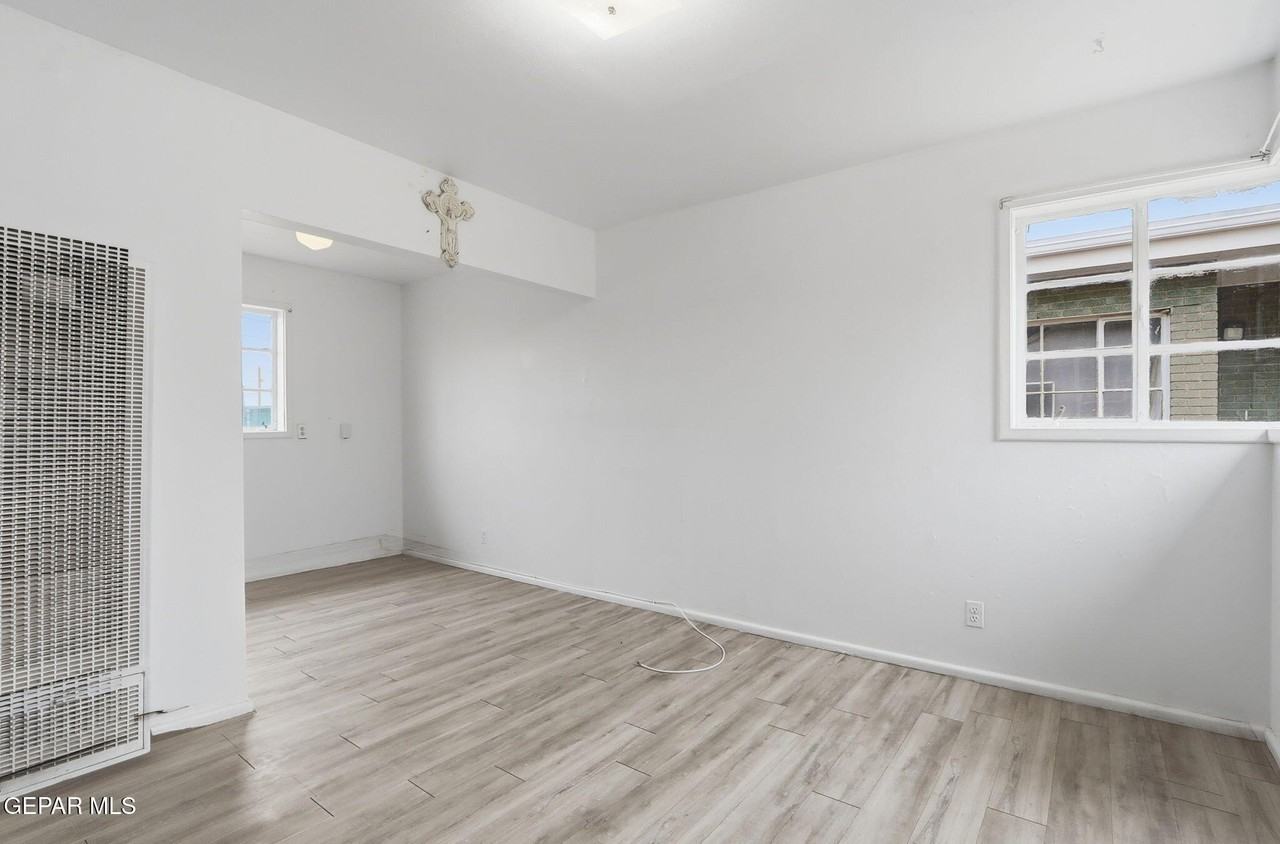 3912 Kemp Ave Apt 2 #2 - Photo 3 of 12