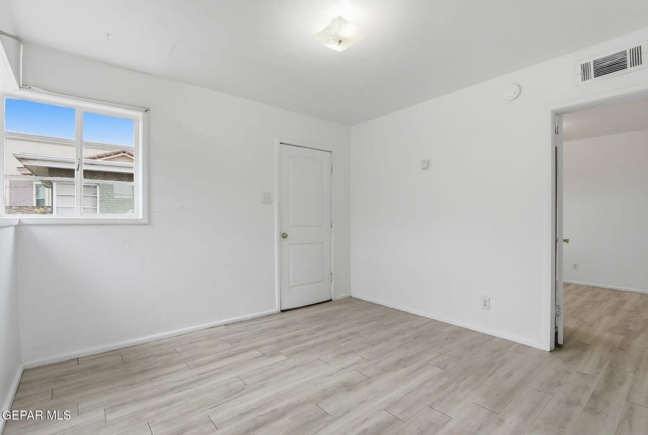 3912 Kemp Ave Apt 2 #2 - Photo 4 of 12