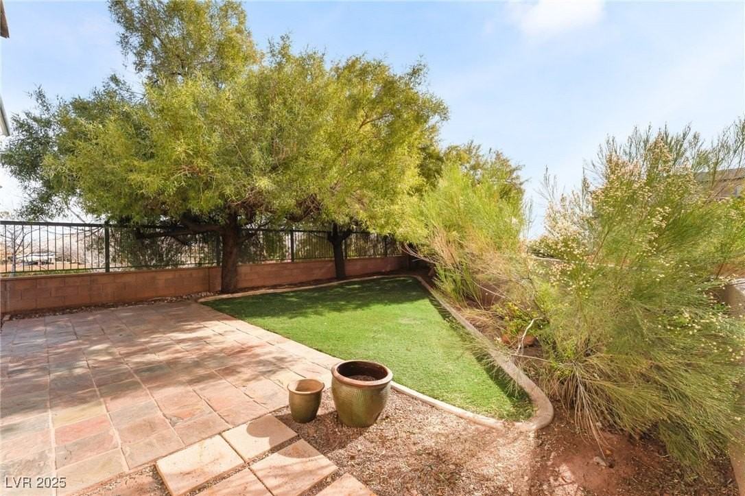 704 Chase Tree St - Photo 5 of 35