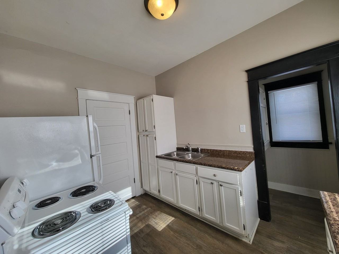 315 E 24th St - Photo 2 of 20