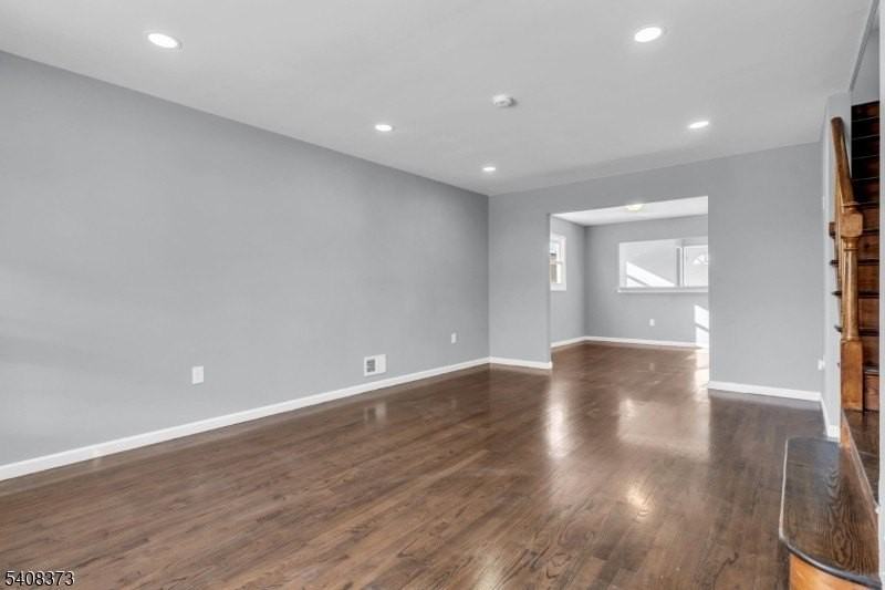 415 Highland Pl - Photo 2 of 32