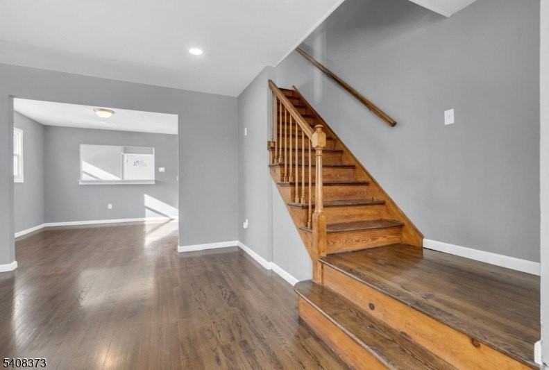 415 Highland Pl - Photo 4 of 32