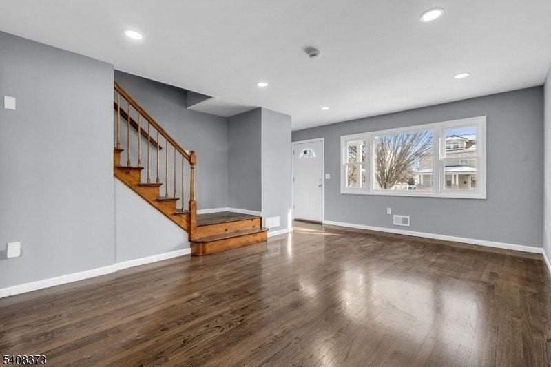 415 Highland Pl - Photo 6 of 32