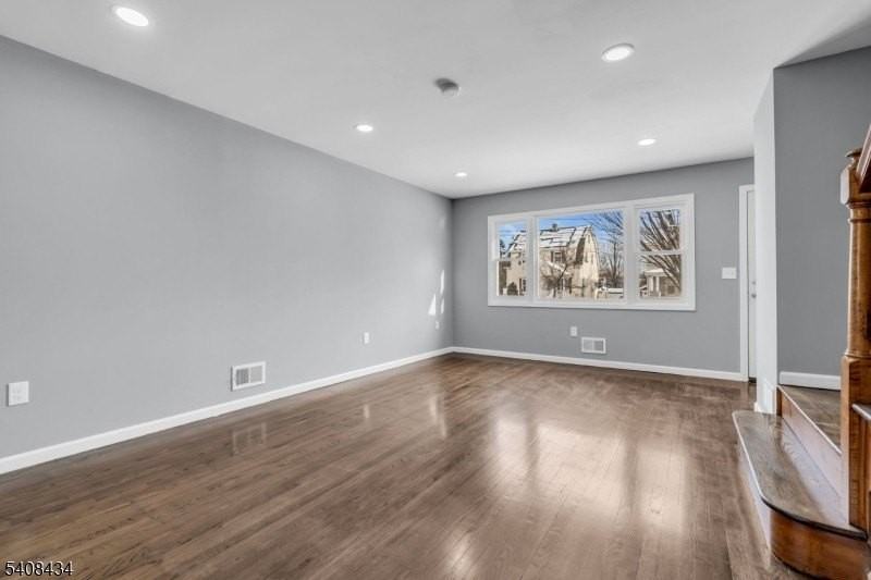 417 Highland Pl - Photo 3 of 33