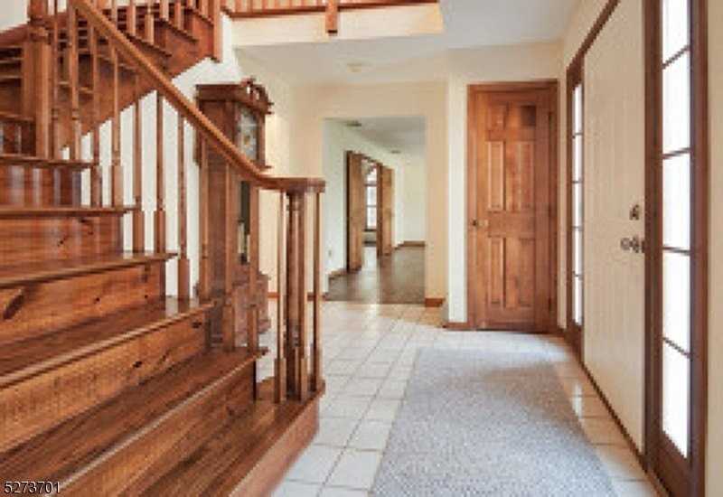 860 Glen Rd - Photo 2 of 9